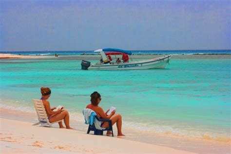 Enjoy Los Roques. Among Top 5 Best beaches in the Caribbean