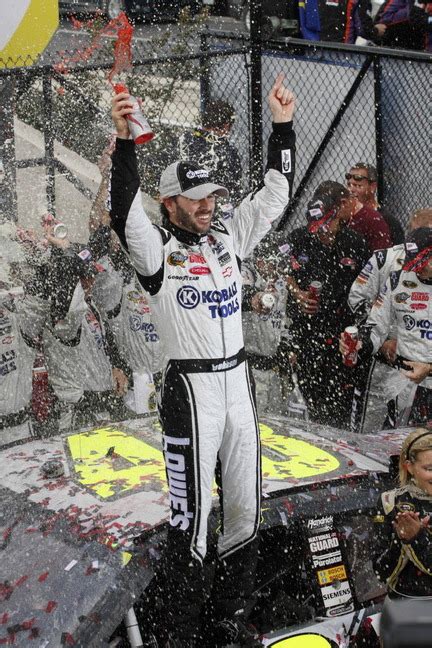 Jimmie Johnson wins NASCAR Sprint Cup championship chase race in Dover ...