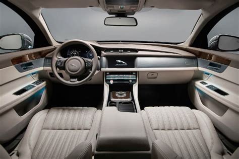 2020 Jaguar XJ Interior