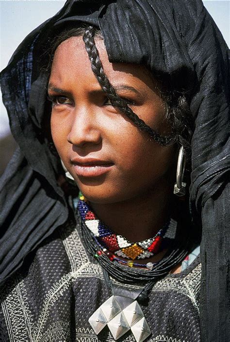 TUAREG PEOPLE: AFRICA`S BLUE PEOPLE OF THE DESERT