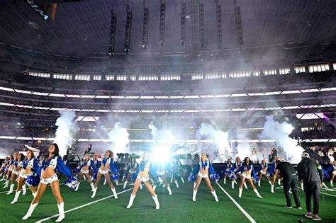 77 year old singer Dolly Parton rocks skimpy Cowboys cheerleader outfit during halftime show ...