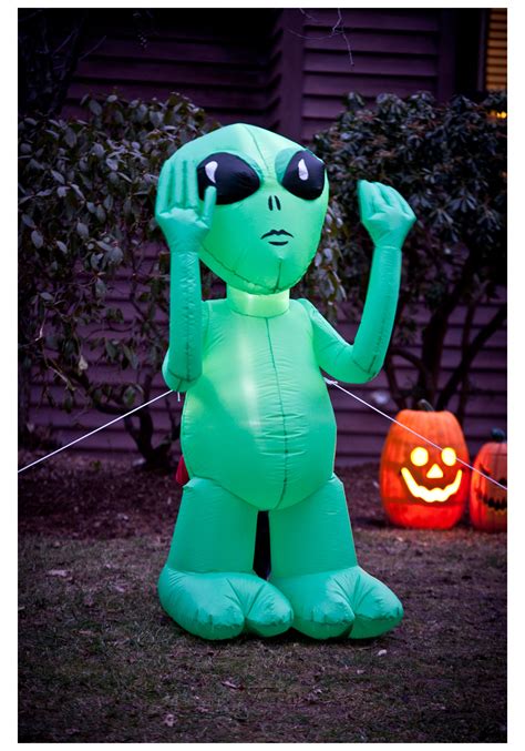 Alien Inflatable Lawn Decoration