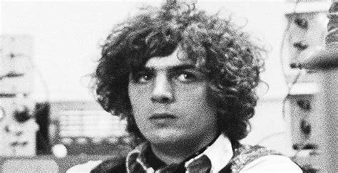 Syd Barrett Biography - Facts, Childhood, Family Life & Achievements of English Musician