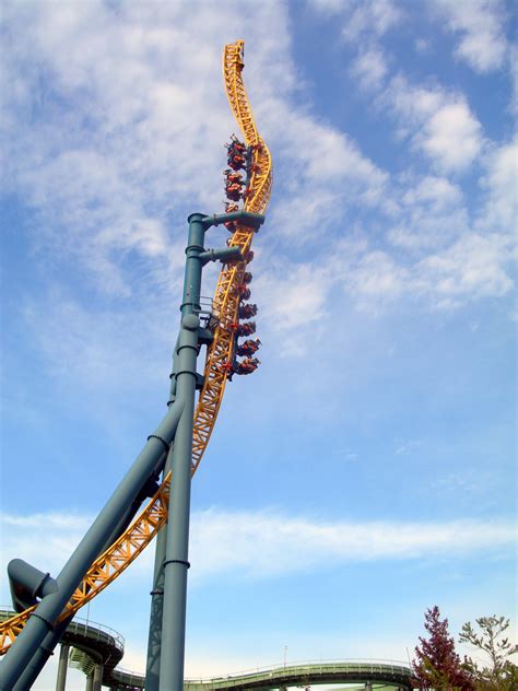 The Flash: Vertical Velocity (formerly known as V2: Vertical Velocity) is a steel Inverted ...