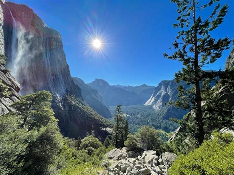 Park Visitors Catch "Giant" El Capitan Rockfall on Video