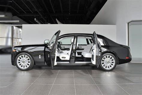 Rolls-Royce Phantom 2024 Price List Philippines, Promos, Specs - Carmudi