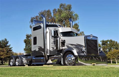 Custom Kenworth W900l The Truck S Exterior Features Many Custom Built | Trucking is my life ...