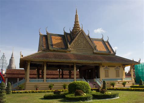 Royal Palace, Phnom Penh, Cambodia | House styles, Phnom penh, Mansions