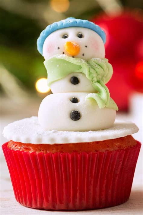 20 Cute and Sweet Christmas Cupcakes