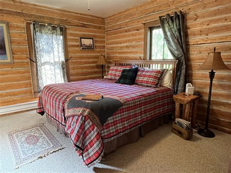 Lodging & Cabins | North Fork Ranch | Shawnee, CO