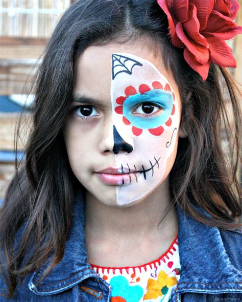 Video: Sugar Skull Makeup for Kids | Pearmama