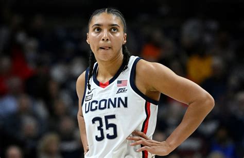 UConn's Azzi Fudd does not need surgery, no timeline for return