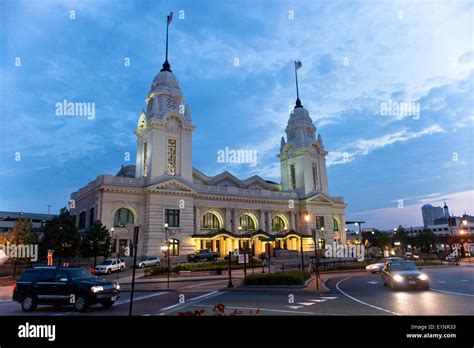 Night time photograph of Union Station in Worcester, Massachusetts Stock Photo - Alamy