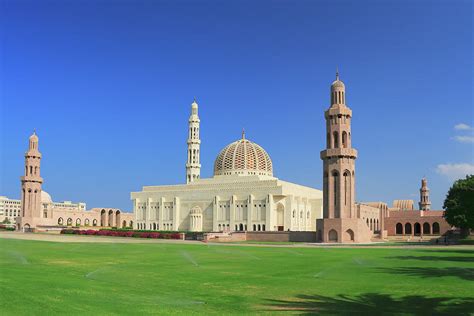 Sultan Qaboos Grand Mosque Muscat Oman Photograph by Ivan Pendjakov