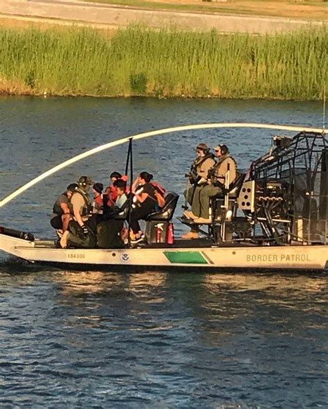 Border Patrol agents in Eagle Pass, TX rescued 12 Hondurans, including ...