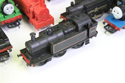 17 OO gauge locomotives to include Lima King George V, Hornby Thomas, Hornby Percy, Hornby ECC Quarr