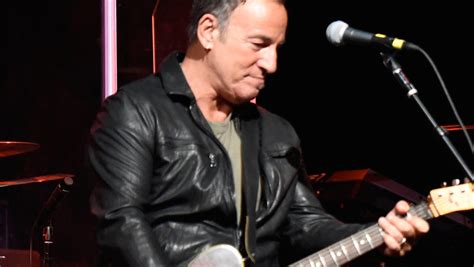 Bruce Springsteen to publish autobiography in September