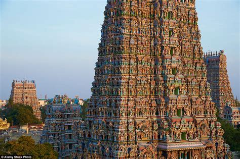 India's Meenakshi Temple are an explosion of vibrant shades and 33k sculptures | Daily Mail Online