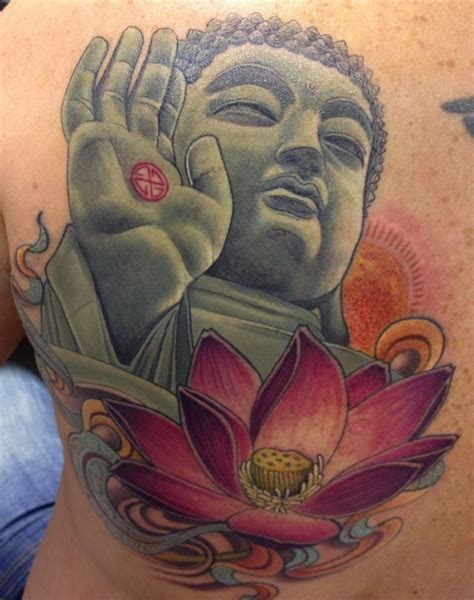 beautiful_coloured_buddha_and_lotus_tattoo_on_whole_back.jpg (800×1013) | Tato bermakna, Tato