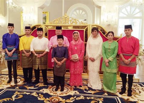 Tunku Mahkota of Johor marries Cik Khaleeda Bustaman