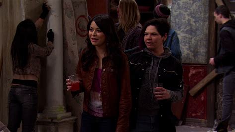 Watch iCarly (2007) Season 5 Episode 11: iCarly - iRescue Carly – Full show on Paramount Plus