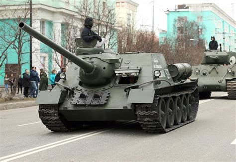 Su-85 Tank Destroyer (TD) Tracked Combat Vehicle