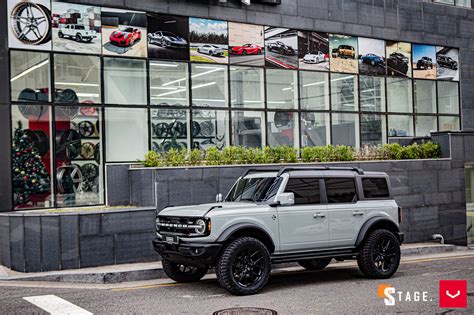 FORD BRONCO - HYBRID FORGED SERIES: HF6-4 - Vossen Wheels