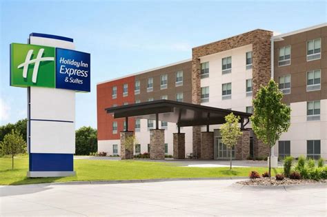 HOLIDAY INN EXPRESS & SUITES MURPHYSBORO - CARBONDALE, AN IHG HOTEL $108 ($̶1̶2̶1̶) - Updated ...