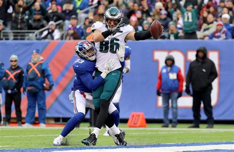 Eagles Beat Giants With Nick Foles at Quarterback - The New York Times