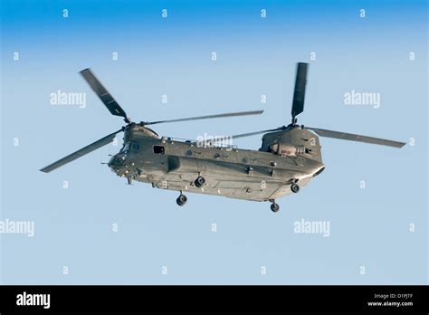 ZA675 (AE) Royal Air Force Chinook Twin Engine Helicopter Stock Photo ...