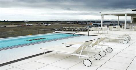 Rooftop Infinity Pool - Kennedy Airport JFK