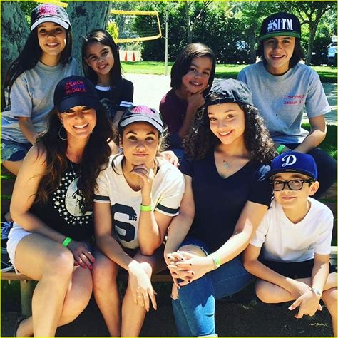 Jenna Ortega & 'Stuck In The Middle' Family Celebrate Season One With Wrap Party Picnic | Photo ...