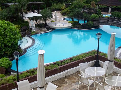 File:Tagaytay Highlands pool area.jpg - Wikimedia Commons