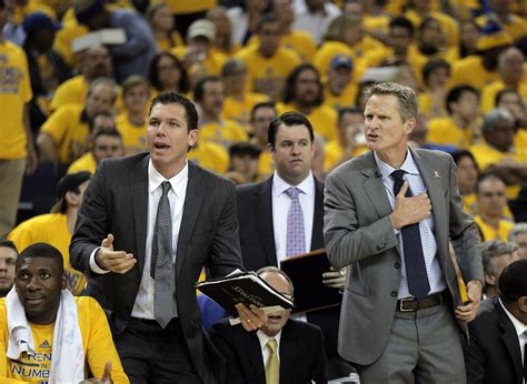 Warriors' coach taking leave of absence to rehab back