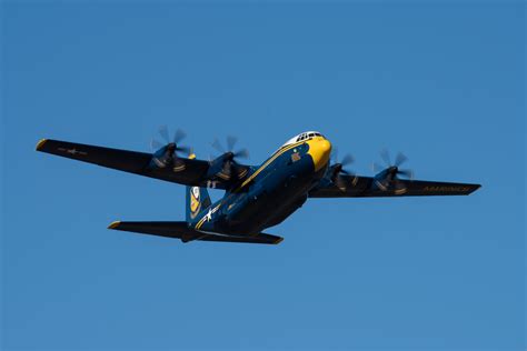 Crowds Pack NAS Pensacola For Blue Angels Show (With Photo Gallery ...