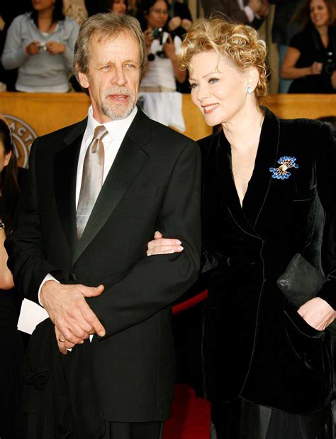 Richard Gilliland Dead: Husband of Jean Smart Dies at 71