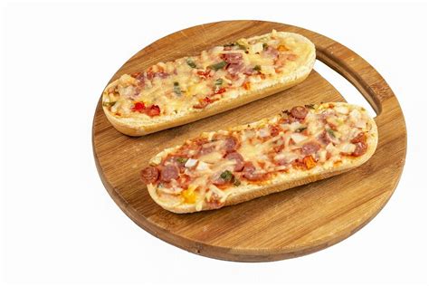 Baked Pizza with Ham and Copy Space - Creative Commons Bilder