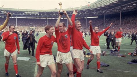 Bobby Charlton, 86-year-old great of Manchester United and England World Cup winner, passed away