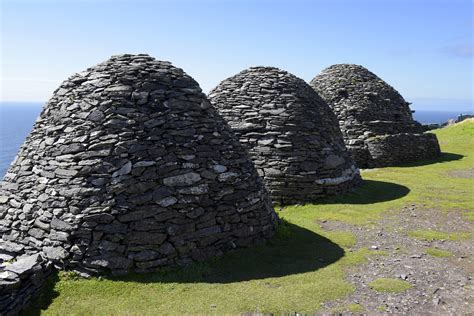 Skellig Michael - Monastery; Dry Stone Huts (2) | South-West | Pictures in Global-Geography