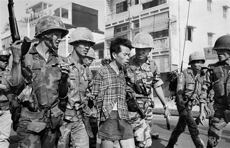 Eddie Adams Vietnam War photos - Business Insider