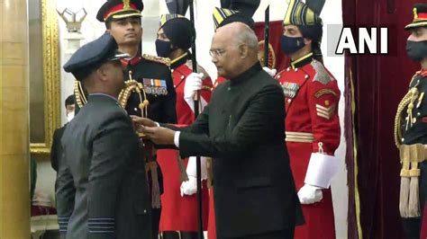 India Gallantry Awards 2021 PICS: Vir Chakra conferred upon Abhinandan ...