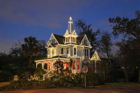 1892 Historic Victorian Mansion For Sale In Houston Texas — Captivating ...