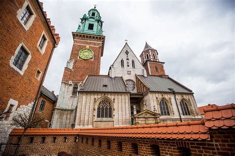 Touring Krakow- Wawel Castle and Cathedral