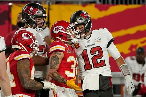 Tom Brady vs. Tyrann Mathieu: Buccaneers QB talks trash with Chiefs DB after 3rd TD (Super Bowl ...