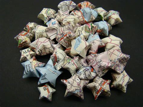 50 Origami Lucky Stars - Recycled Maps. $6.50, via Etsy. | Origami lucky star, Origami stars ...