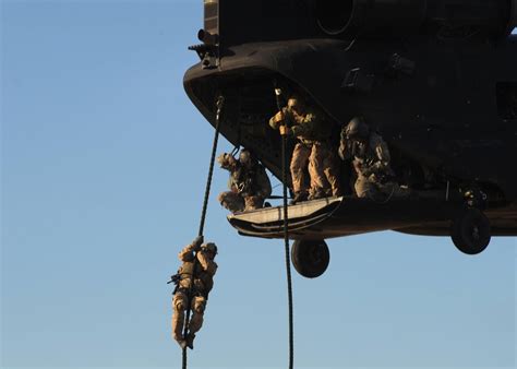 DVIDS - Images - Navy SEALs fast rope training [Image 3 of 3]