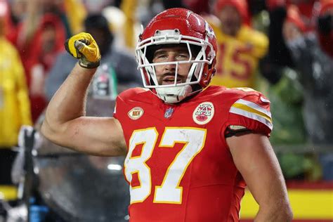 Travis Kelce Shouts Out Kansas City Chiefs Ahead of Playoffs Game ...