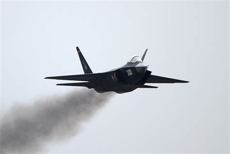 FC-31 Makes Airshow China Debut | Aviation Week Network