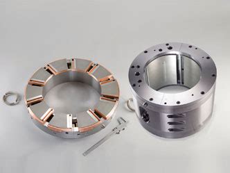 Hydrodynamic Bearings with a Fixed or Tilting Pad Bearing Design