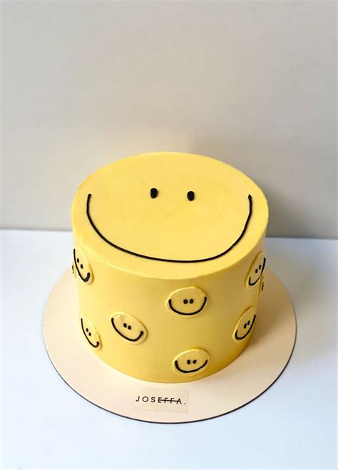 Happy faces cake | Mini cakes birthday, Creative birthday cakes, Pretty ...